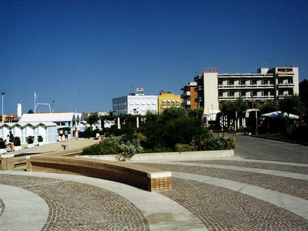 Hotel Plaza Fano Exterior foto